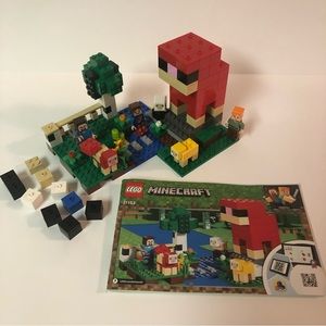 Lego Minecraft Set# 21153 - The Wool Farm